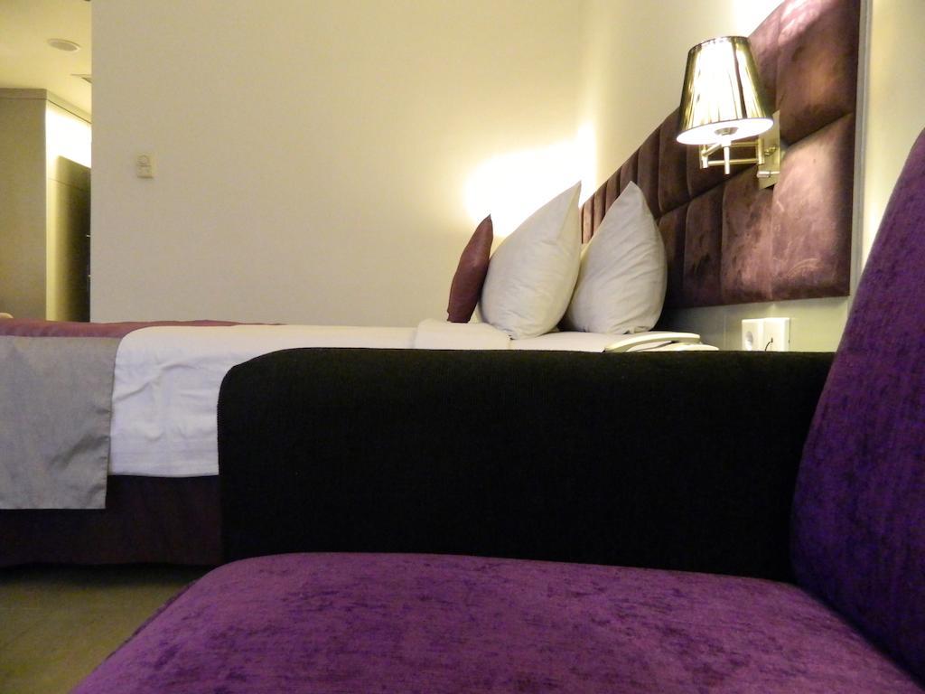Royal Palm Hotel & Conference Center Cengkareng جاكرتا المظهر الخارجي الصورة