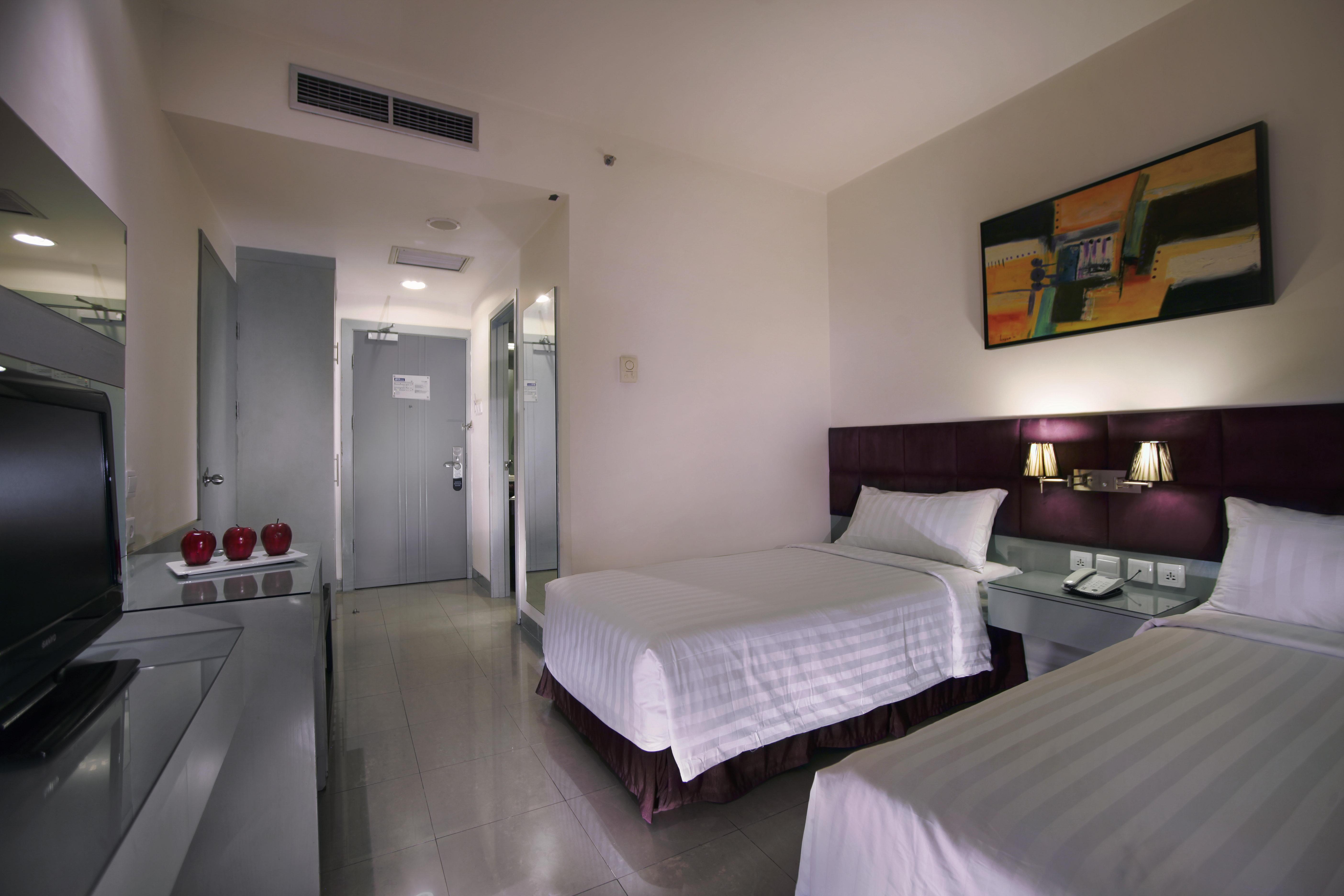 Royal Palm Hotel & Conference Center Cengkareng جاكرتا المظهر الخارجي الصورة