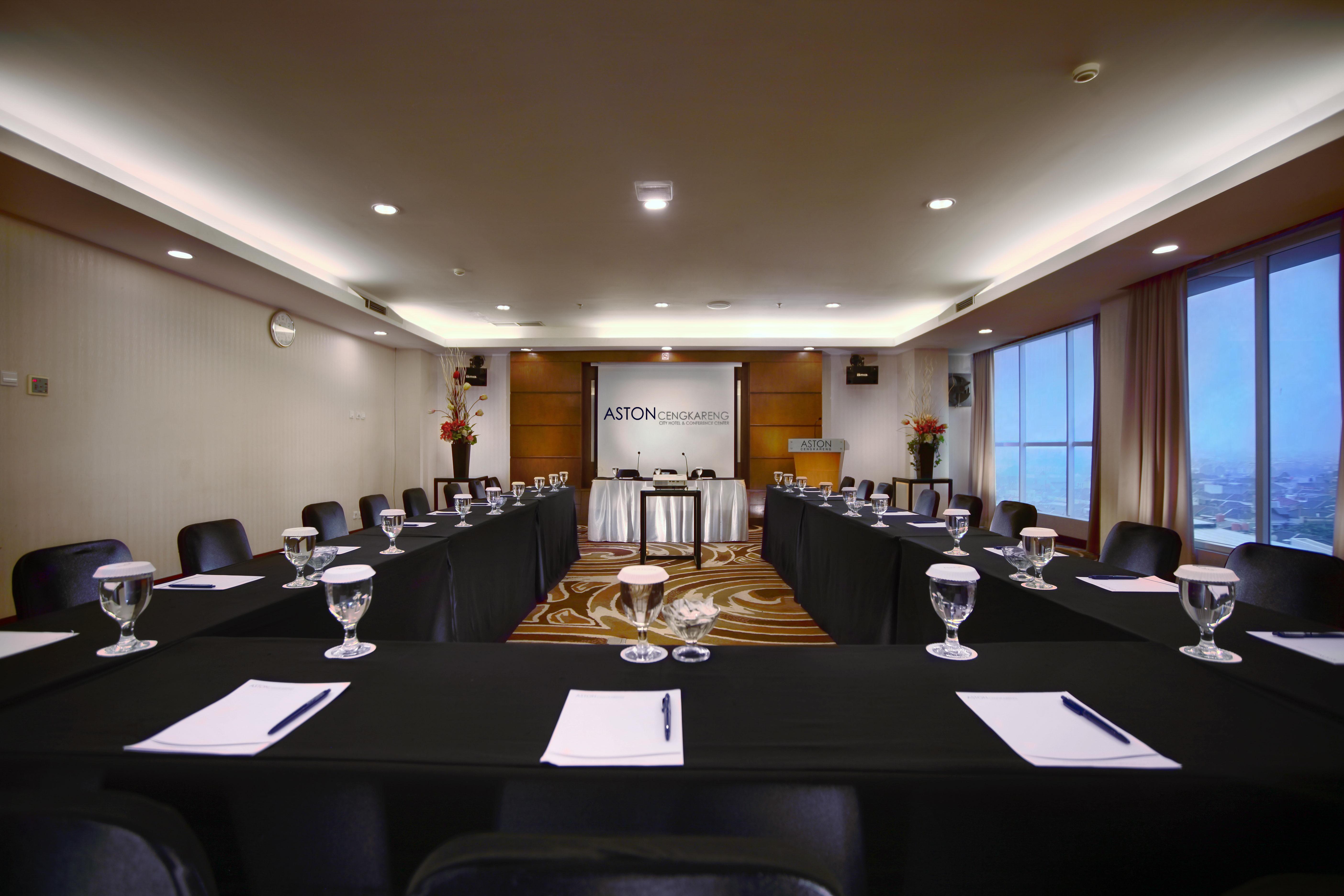 Royal Palm Hotel & Conference Center Cengkareng جاكرتا المظهر الخارجي الصورة